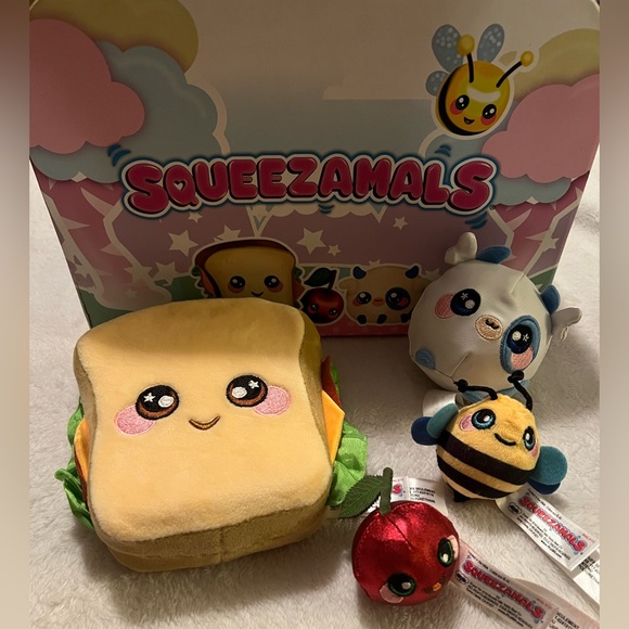 Other - Squeezamals picnic pack  - Plush Sandwich with Bee, Apple & Cow